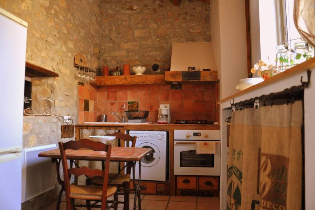 Gite La Remise, Maison Avec Jardin Lagrasse Exterior foto